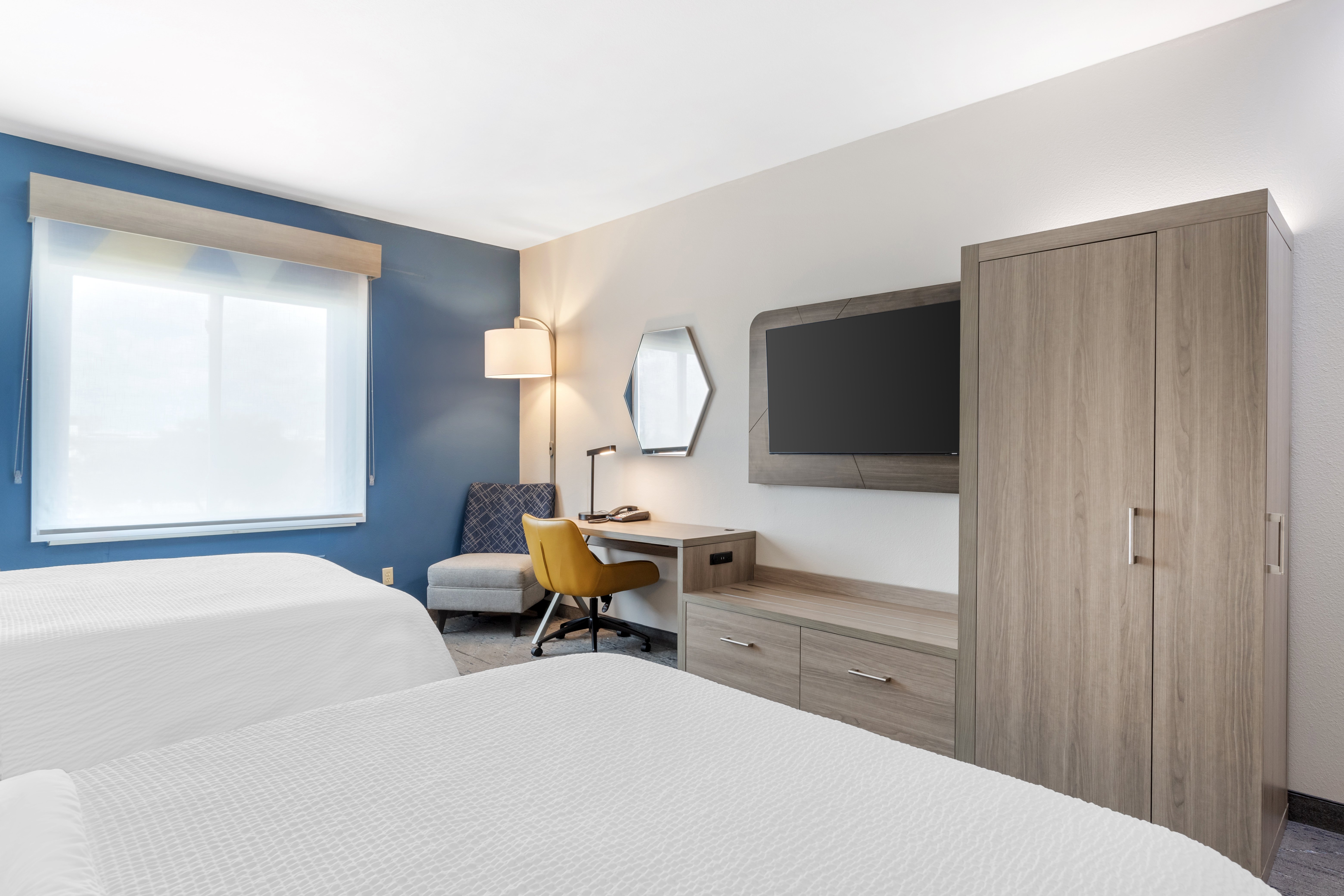 Holiday Inn Express Hotel Suites Alice 55/62