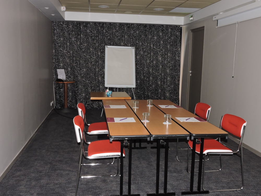 Ibis Styles Cognac 33/50