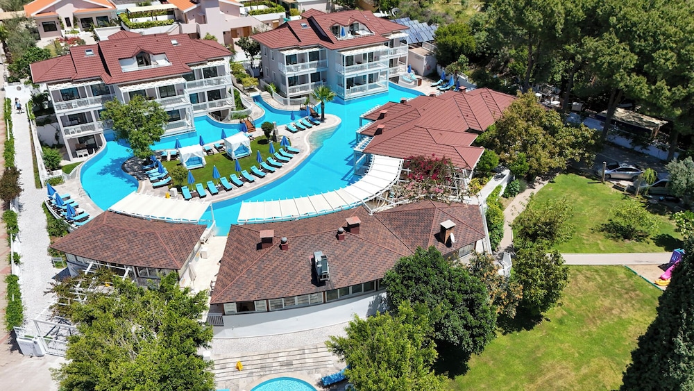 Mozaik Swim Up Hotel and Apartments 47/50