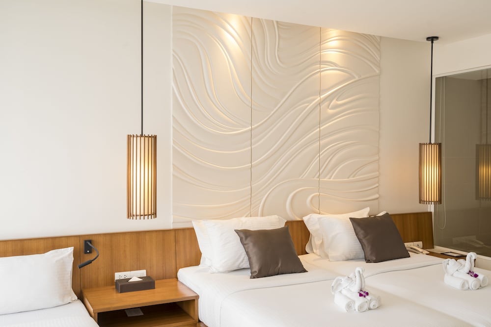 Deluxe, Family, King Bed, Pool View