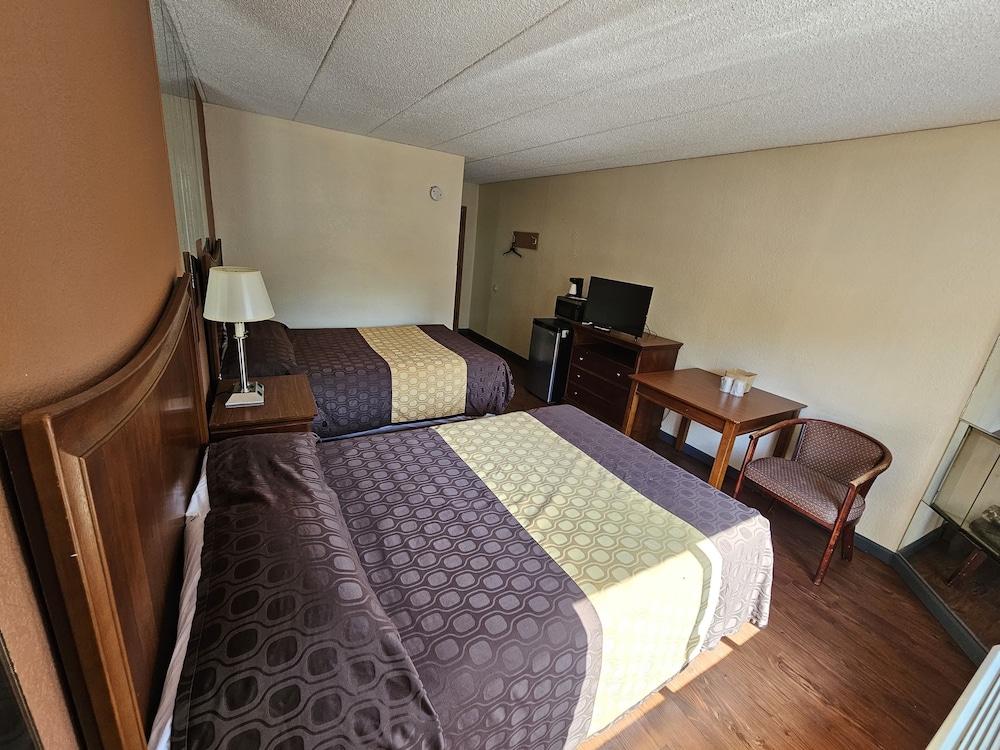 La Mirage Motor Inn 10/36