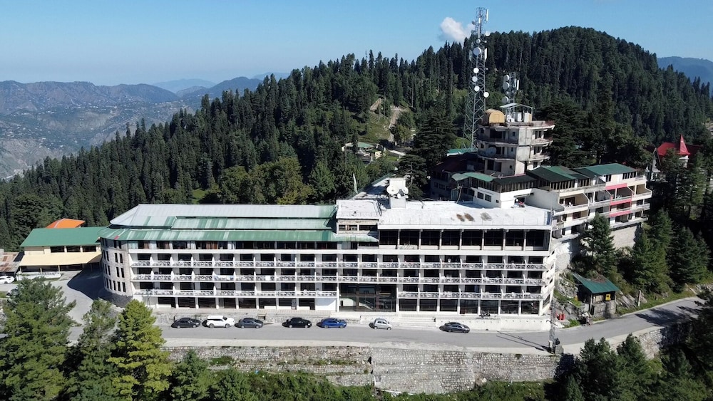 Shangrila Hotel & Resort Changla Gali 15/57