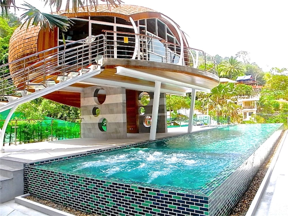 Emerald Terrace Condominium Resort 69/71