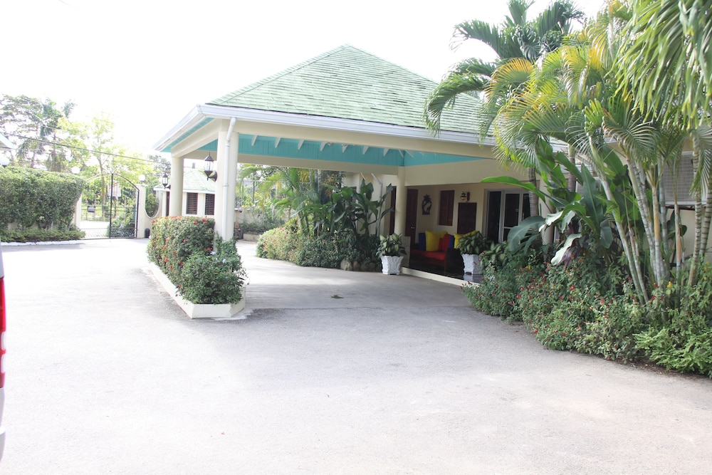Negril Palms 44/55