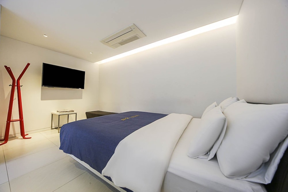 Hotel Myeongjak 12/67
