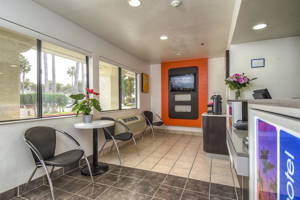 Motel6 Carlsbad, CA Beach 32/50