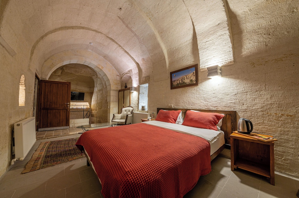 Kapalos Cave Hotel 10/47