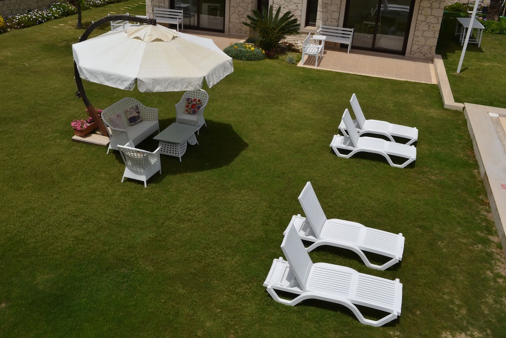 Nea Garden Hotel 23/28