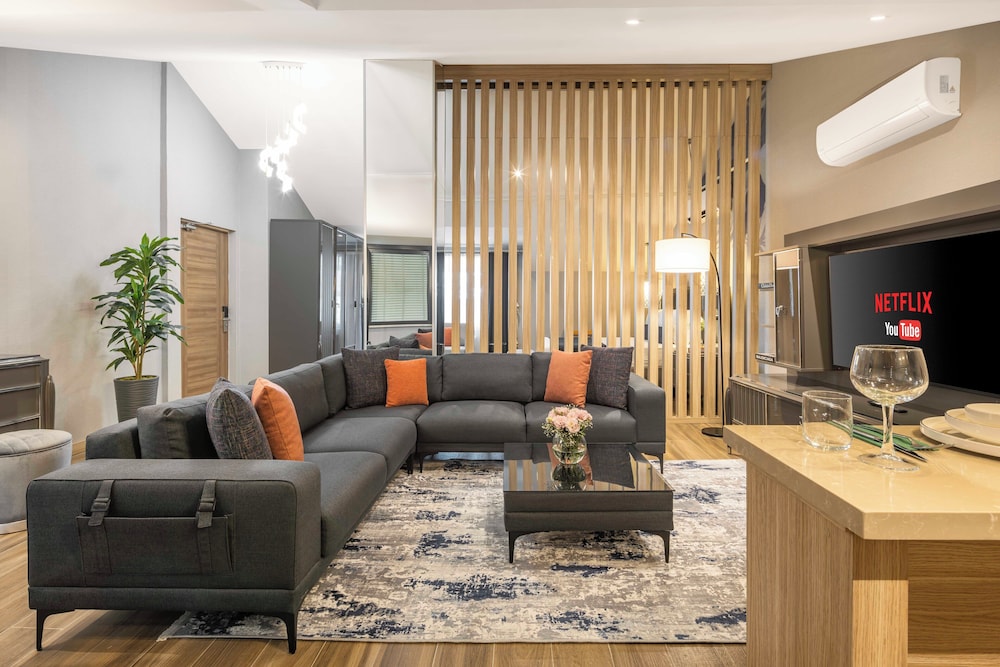The Capri Hotel Osmanbey 37/60
