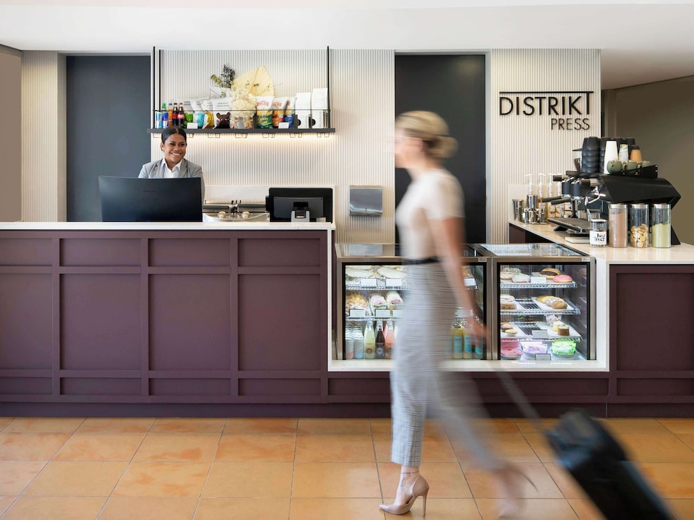 Mercure Sydney Blacktown 15/72