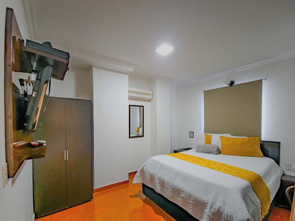 Hotel Avenida 3 Real 10/26