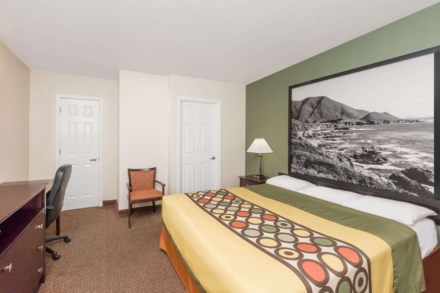 Super 8 by Wyndham Monterey 4/7