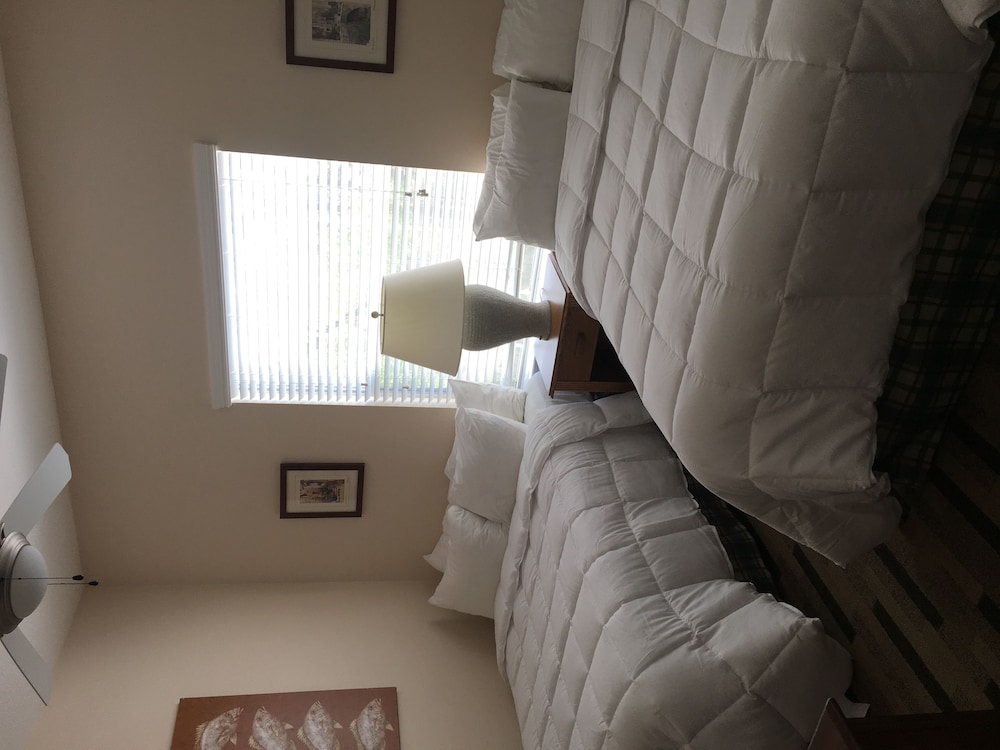 Kemah Boardwalk Inn 11/50