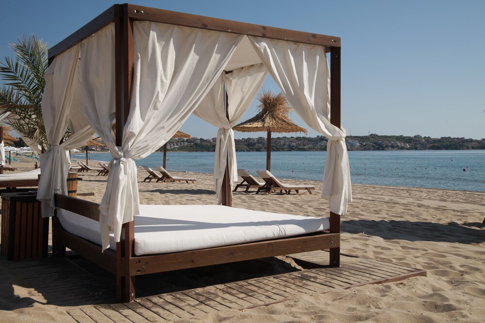 Green Life Beach Resort 41/75