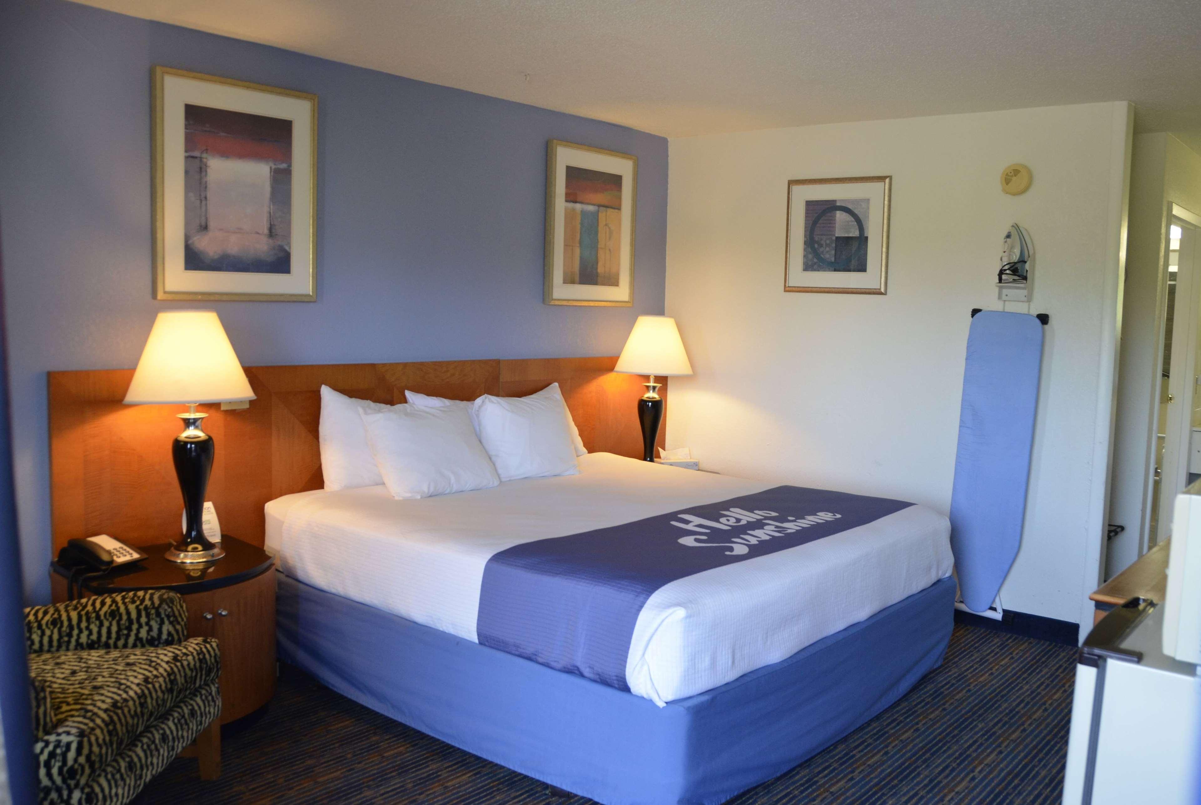 Room, King Bed, Accessible