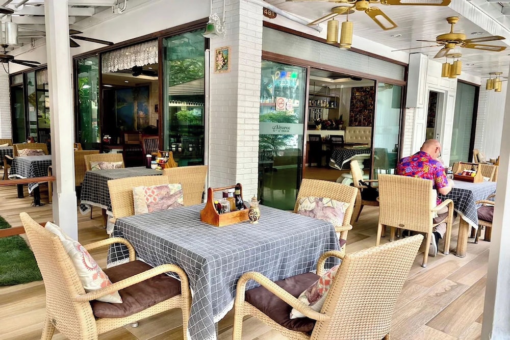 Aiyaree Place Hotel 56/75