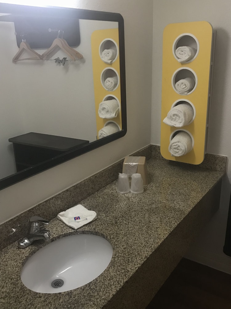 Motel6 Houston Tx East 53/54