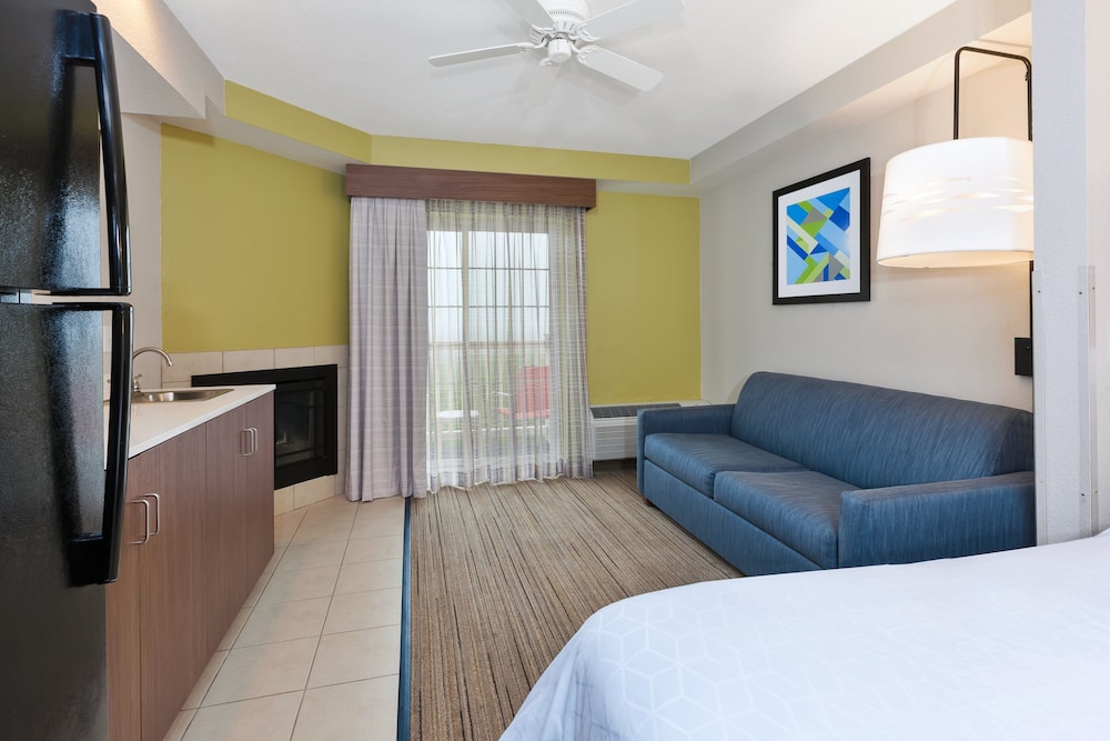 Holiday Inn Express Hotel And Suites Petoskey 43/61