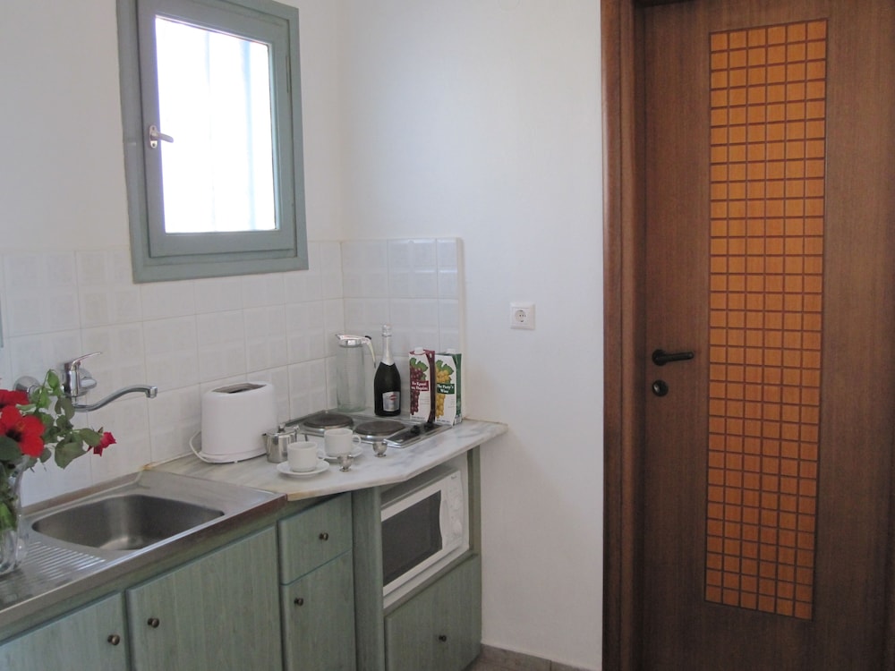 AMAZONES VILLAS APARTMENTS 32/32