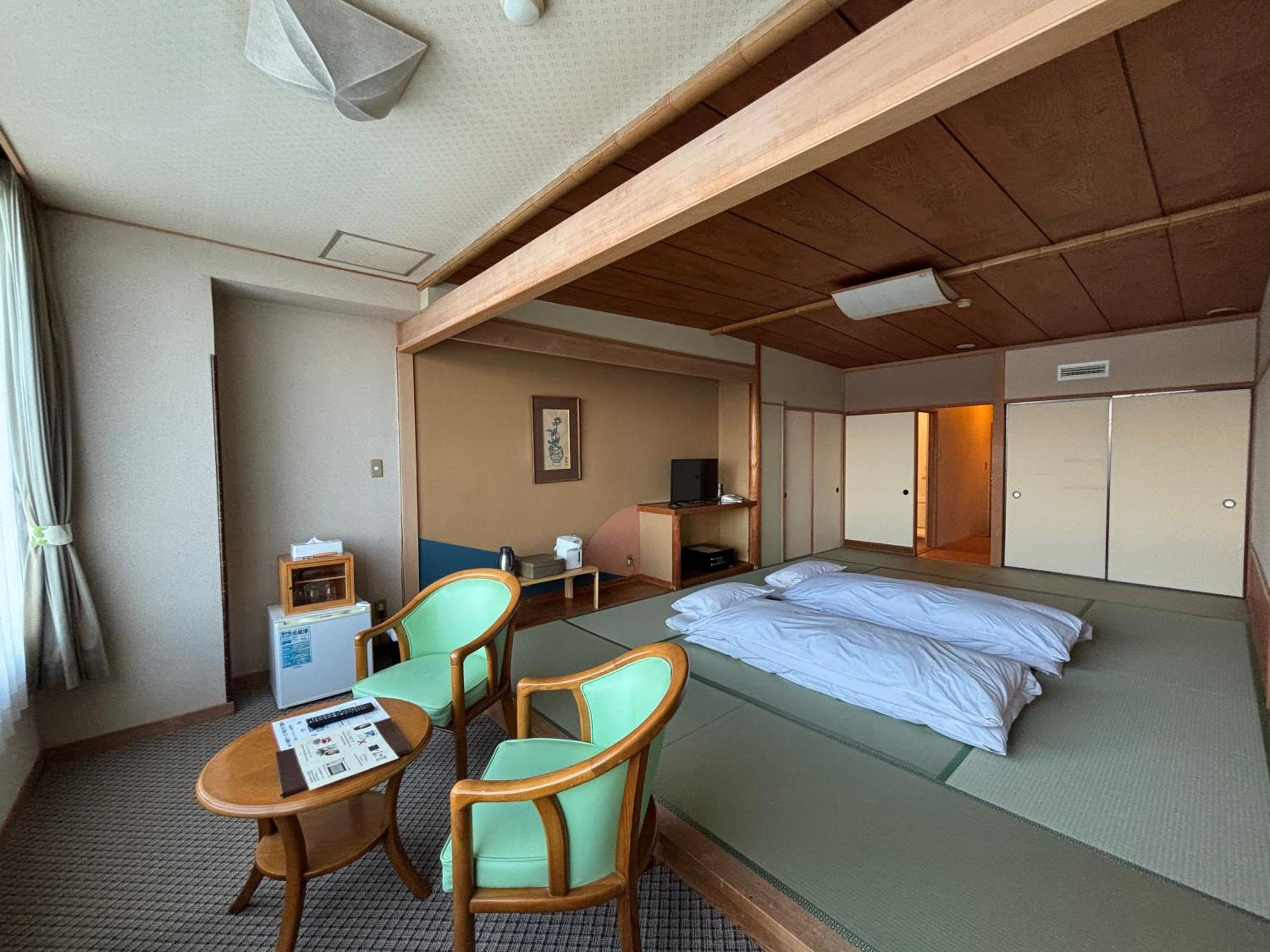 Japanese, Side Ocean View, Low Floor, Smoking