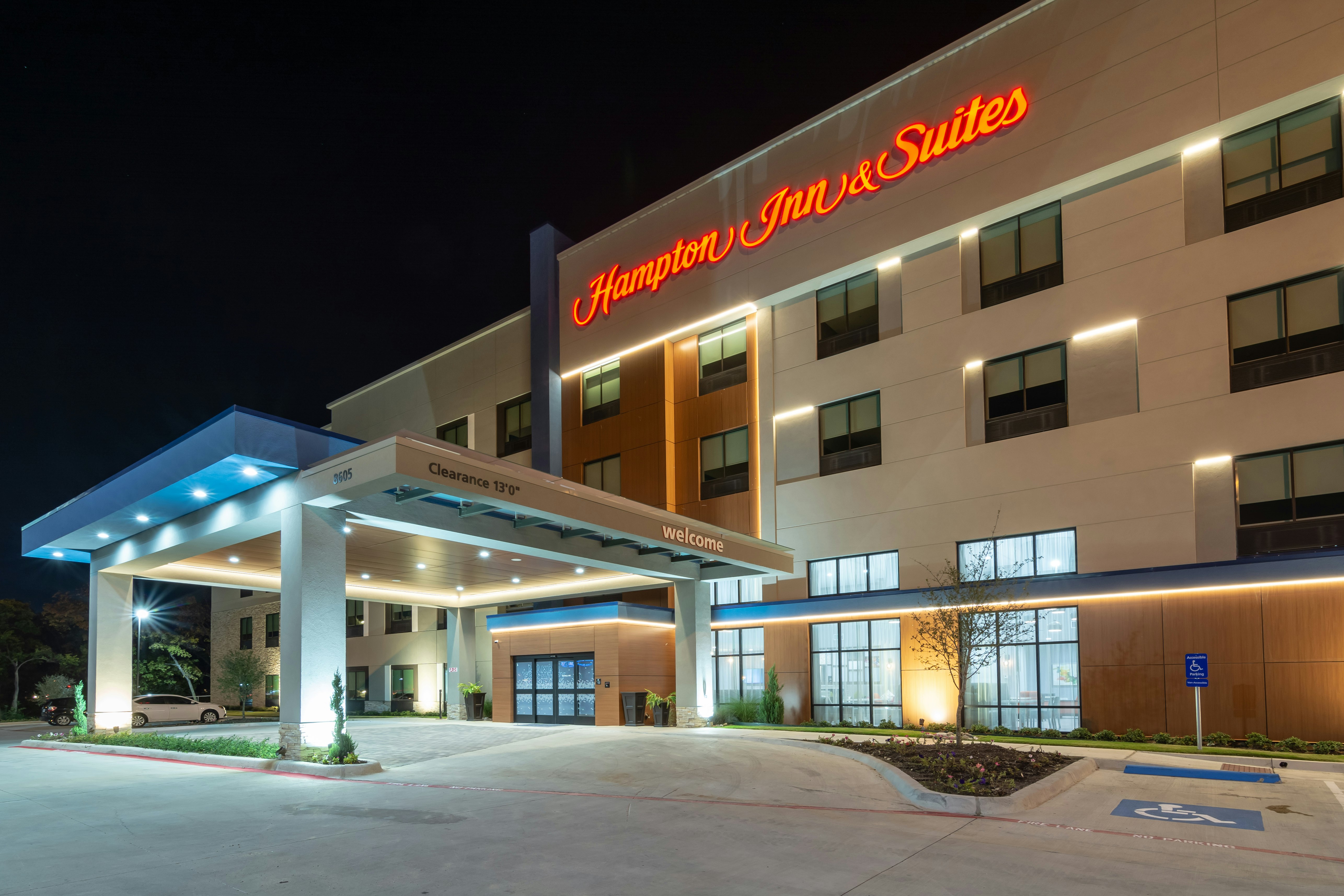 Hampton Inn & Suites Dallas East TX 44/45