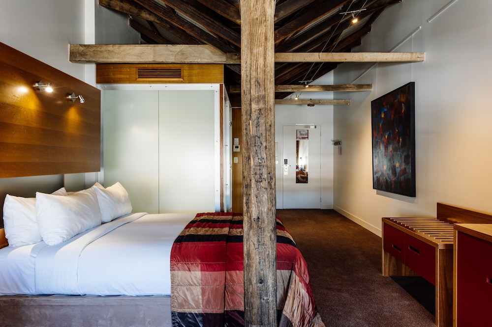 SPA, DELUXE, KING BED, HARBOUR VIEW