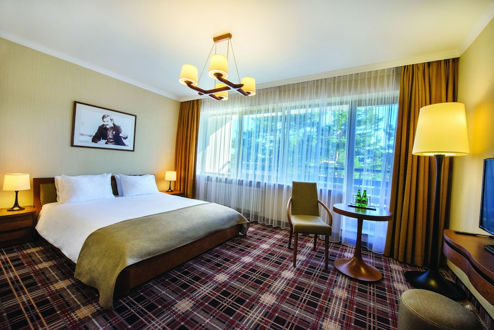 ARLAMOW HOTEL 4/50