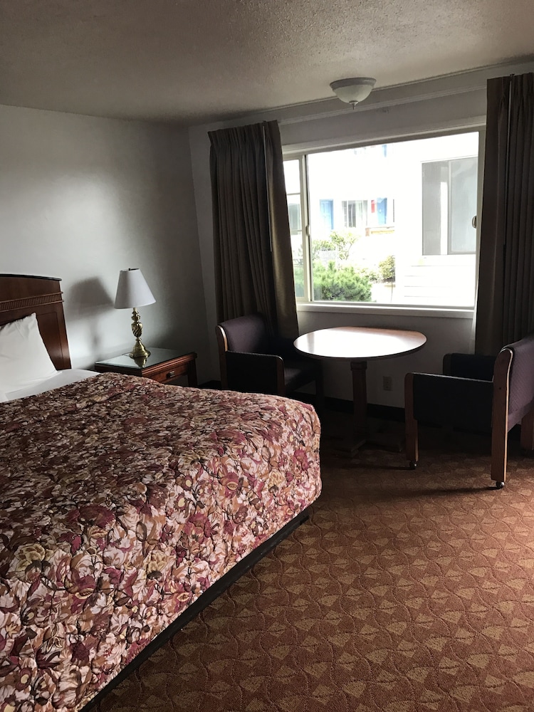 Travelodge by Wyndham Florence 11/53