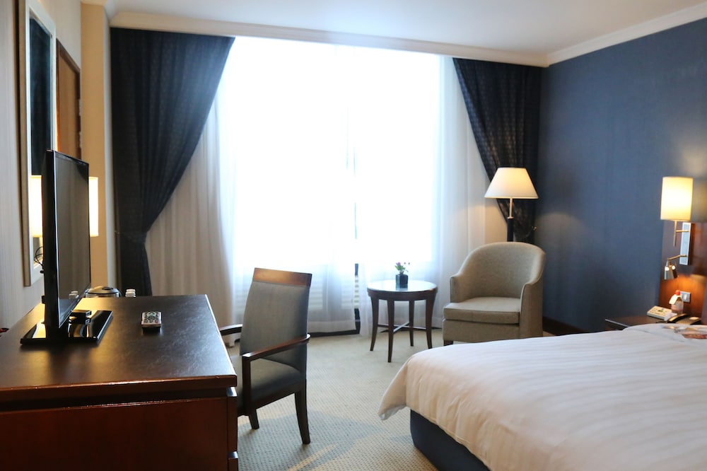 ROOM, KING BED, CITY VIEW