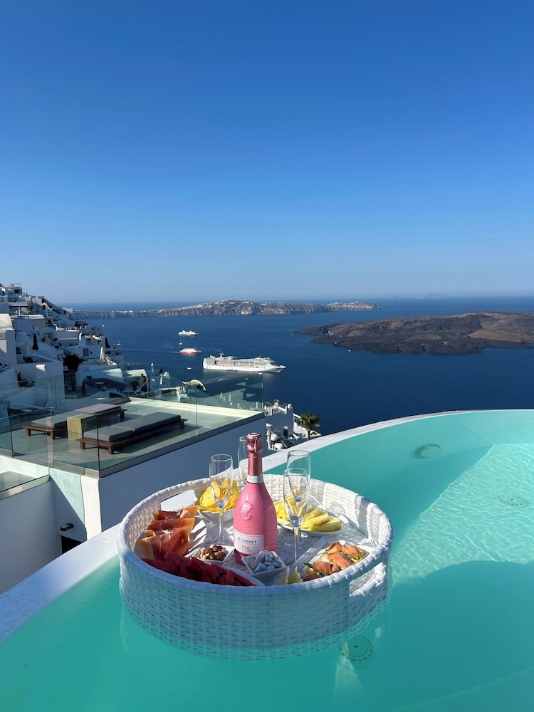 Chic Hotel Santorini 36/50