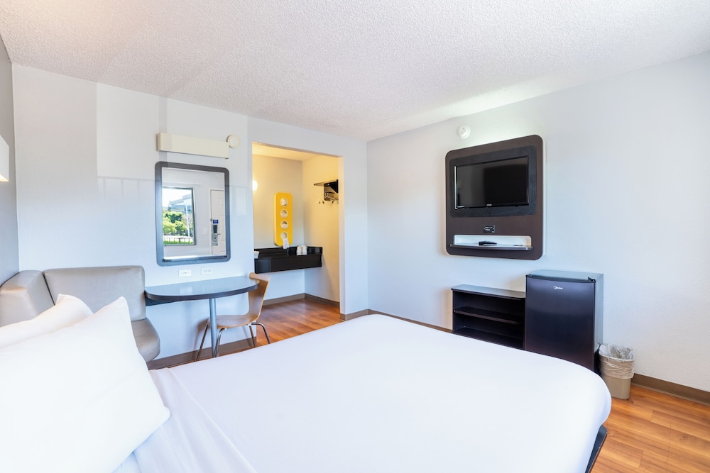 Motel6 Pleasanton, CA 31/63