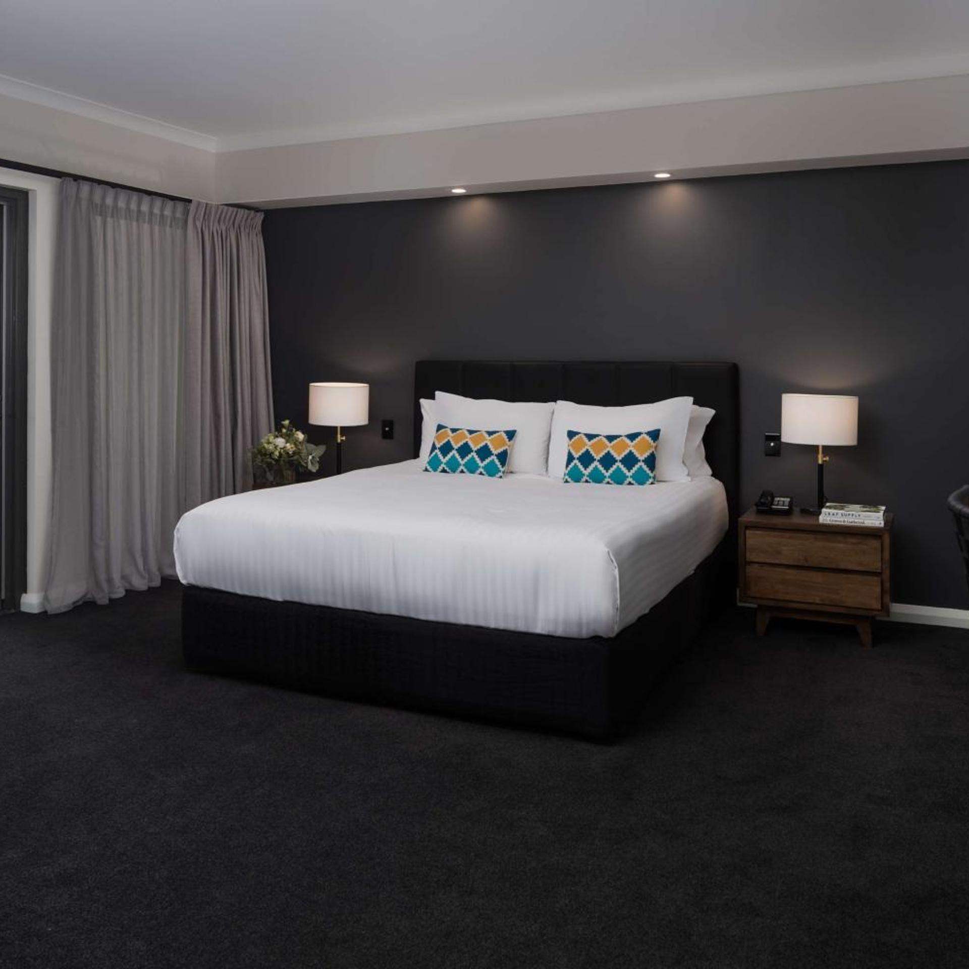 Deluxe, Suite, King Bed, Hot Tub