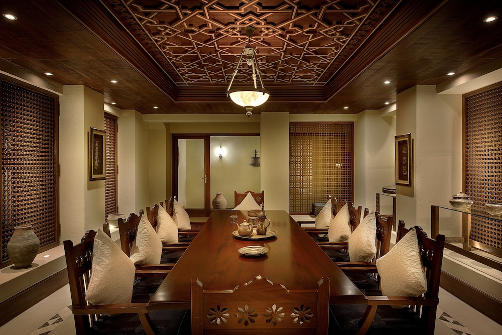 Al Maha A Luxury Collection Desert Resort & Spa Dubai 33/34