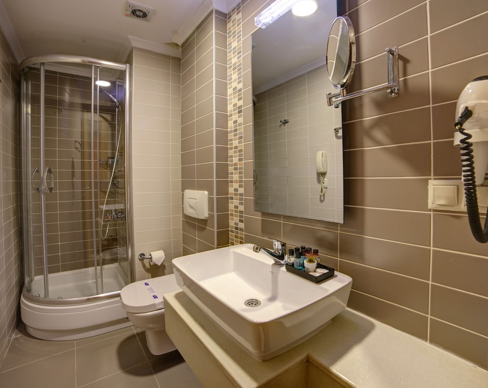 Almina Hotel 42/44