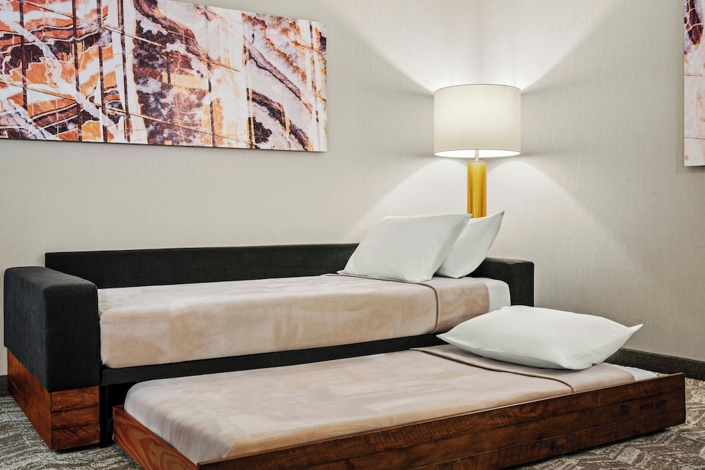 SpringHill Suites by Marriott Menomonee Falls 5/22