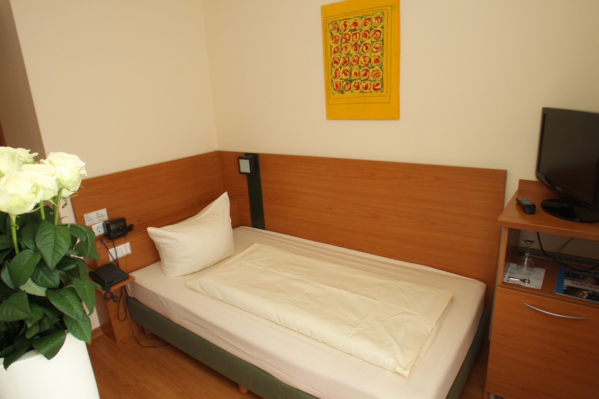 ROOM, TRIPLE
