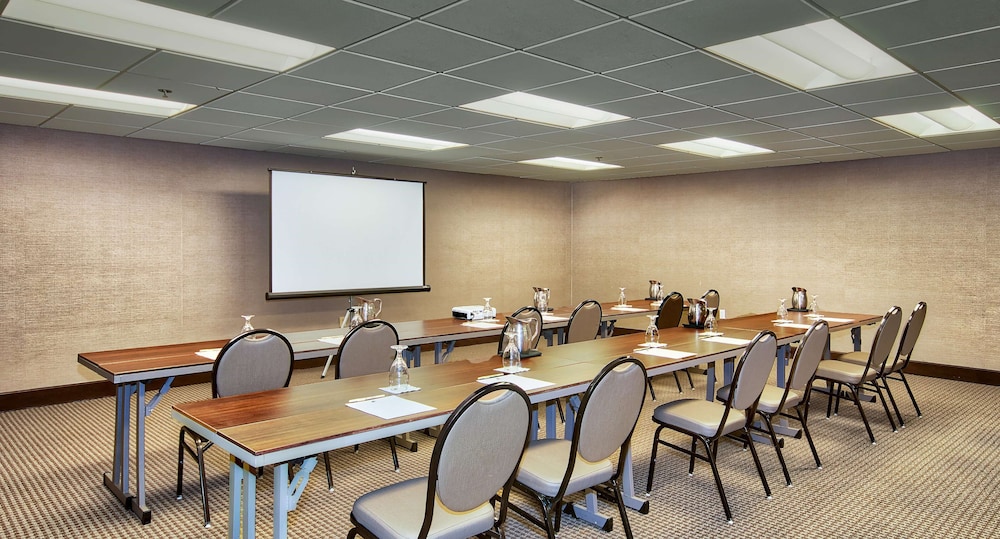 Doubletree By Hilton Port Huron 43/51