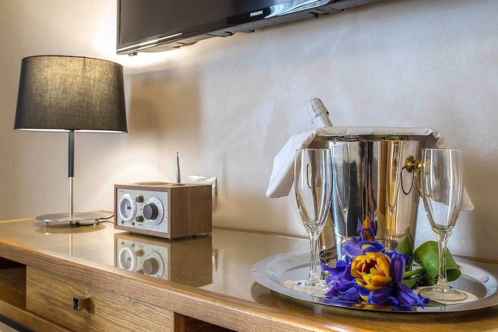 Elite Hotel 13/16