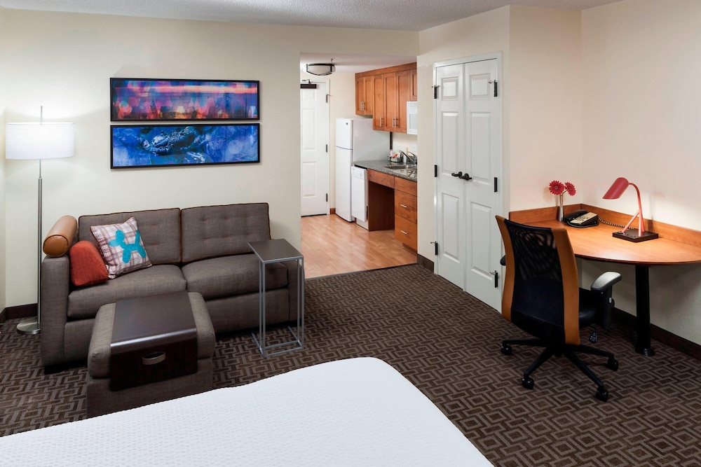 Towneplace Suites Suffolk Chesapeake 36/54