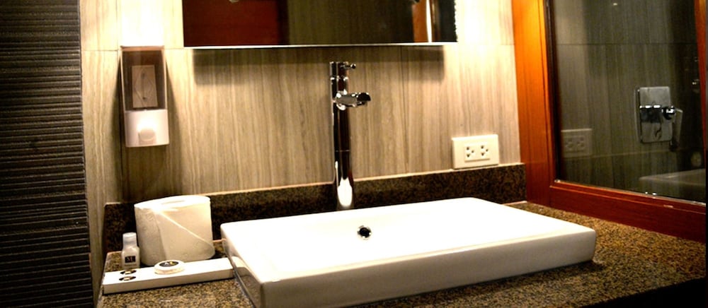 Executive Lofts By Mystique Lane 7/13