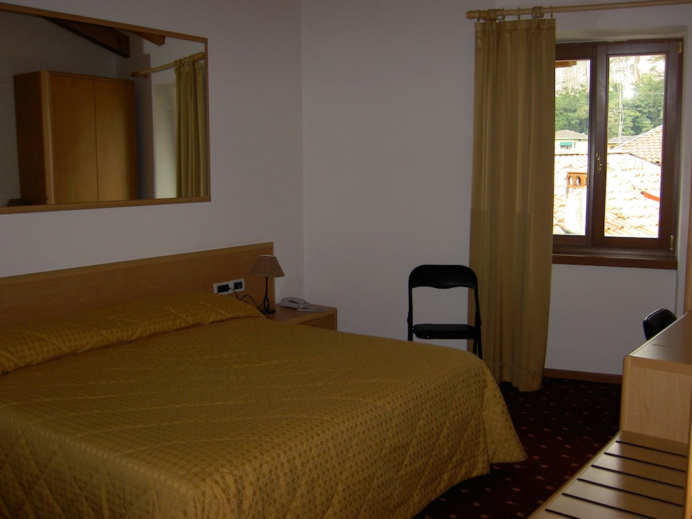 COMFORT, DOUBLE OR TWIN BED