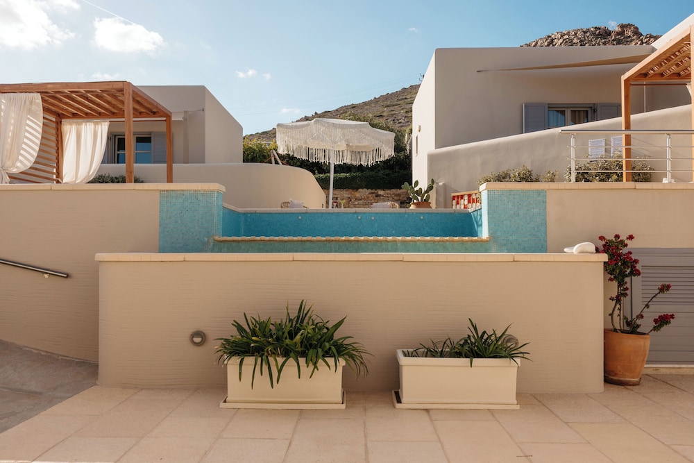 Kouros Art Hotel - Adults Only 10/72