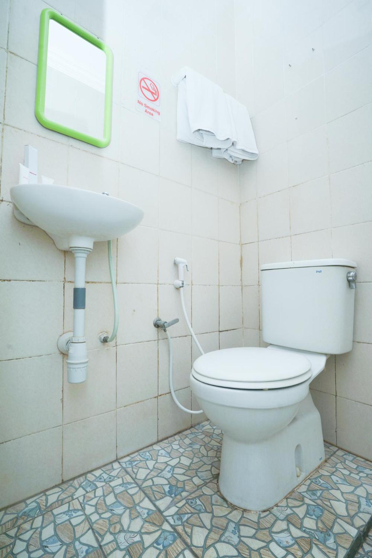 OYO 1239 Mojokerto Classic Homestay 27/41