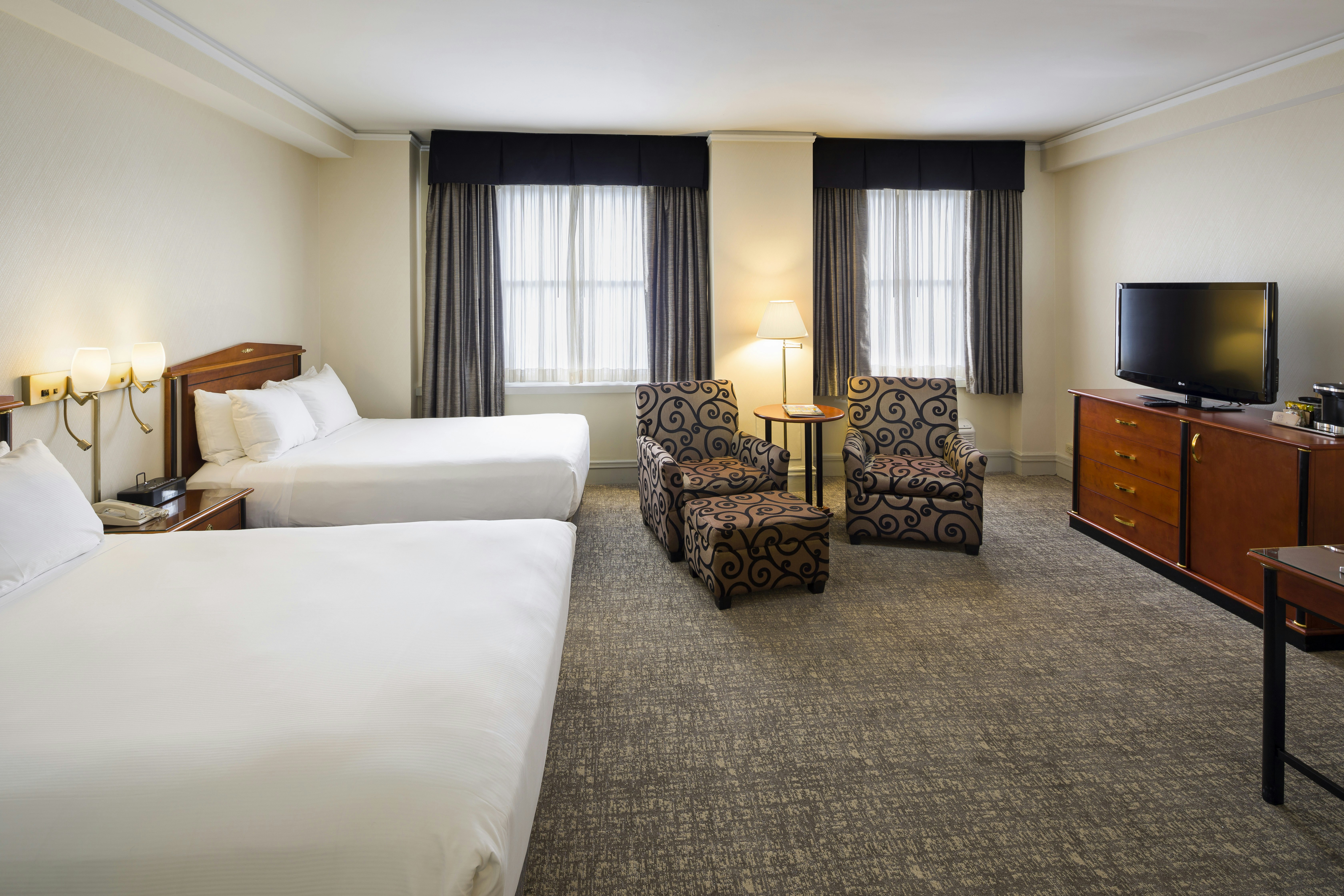 DELUXE, 2 QUEEN BEDS