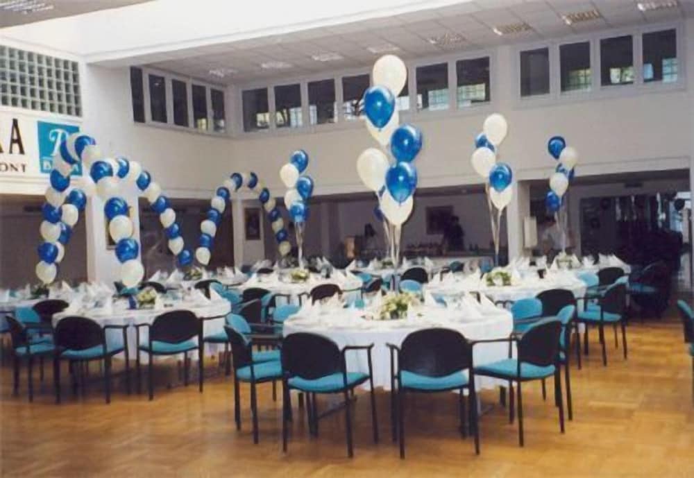 BARA HOTEL 40/50
