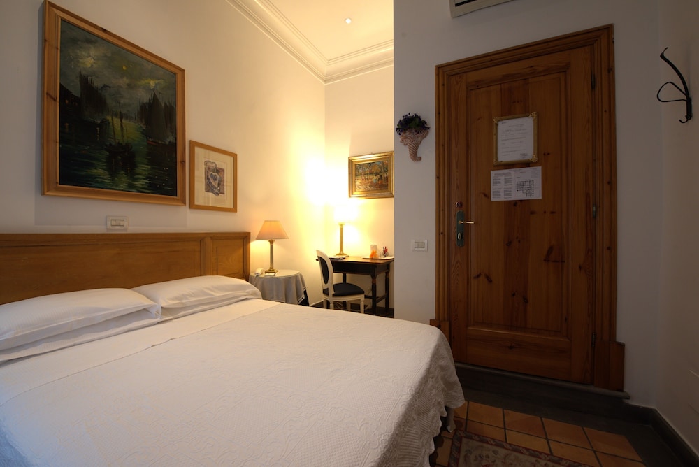 Hotel Locanda Cairoli 10/50