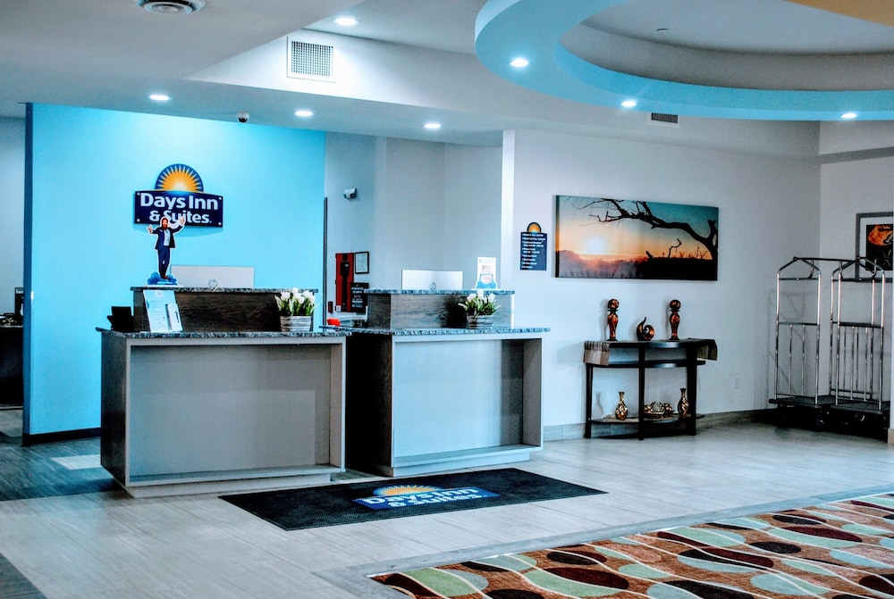 Days Inn & Suites by Wyndham Lubbock Medical Center 8/54