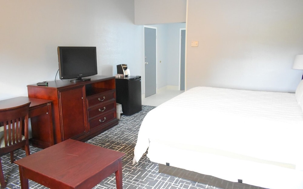 Comfort Inn Hyannis - Cape Cod 10/39