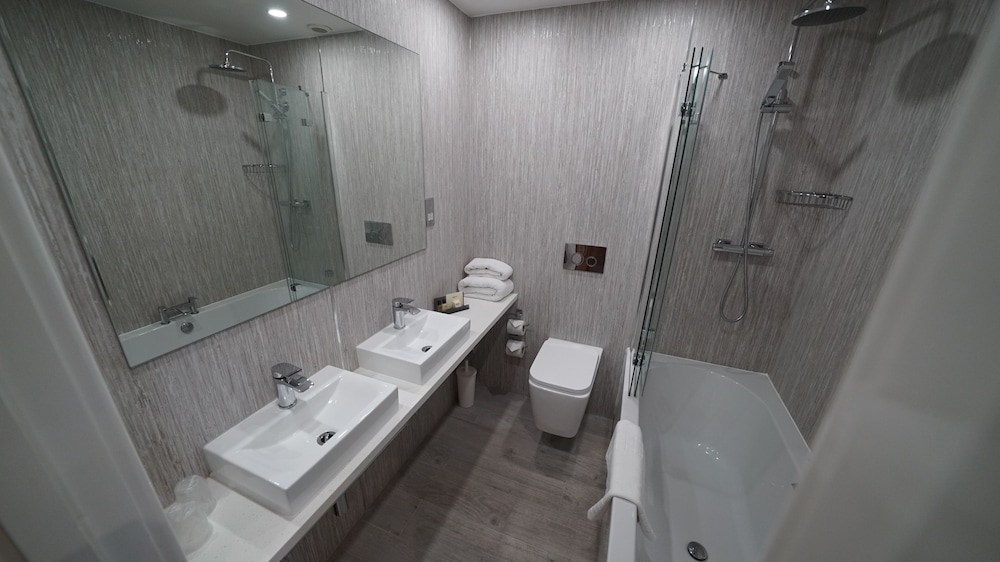 Briar Court Hotel 20/70