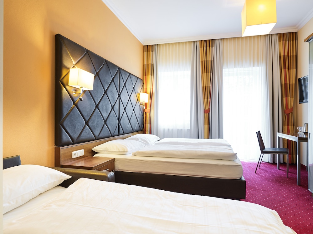غرفة ثلاثية بسرير مزدوج وسرير فردي، Villa Ceconi By Das Grune Hotel Zur Post - 100 Bio 6/10